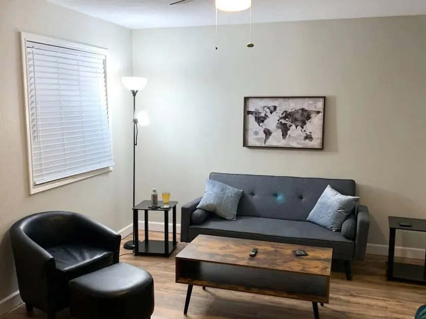 \"Air Commando-Condo\" Perfect Location in Clovis, NM - Image 1