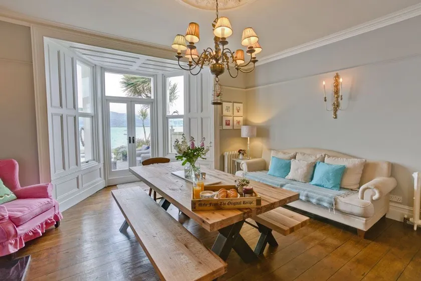 Bay House - Image 1