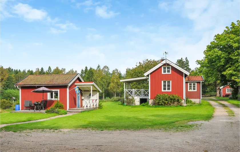 Cozy Home In Henån With Kitchen - Image 1