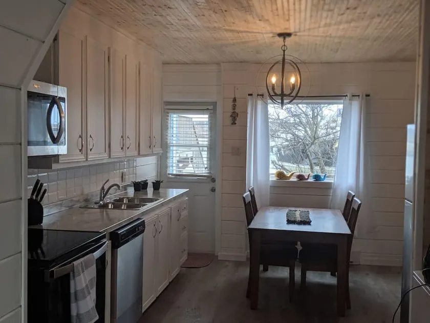 La Cale - waterfront property - Image 1