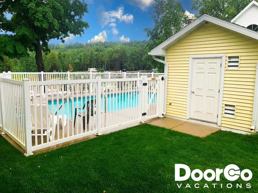 Cozy Cabin! Amazing Location in Fish Creek! Pool! - Image 1
