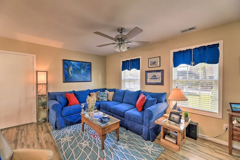 Beaufort Pad w/ Patio: 3 Blocks to Waterfront! - Image 1
