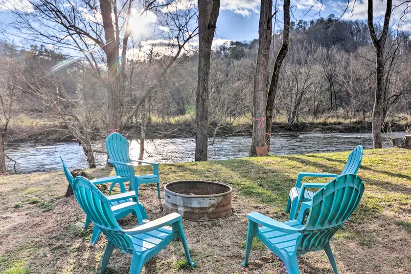 'Bird's Nest' at Ela Camp: A Hidden Gem of Bryson! - Image 1