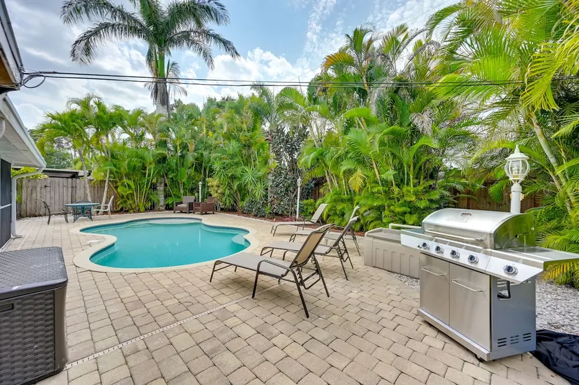 ‘Pelican Nest’, Tropical Naples Villa w/ Pool - Image 1