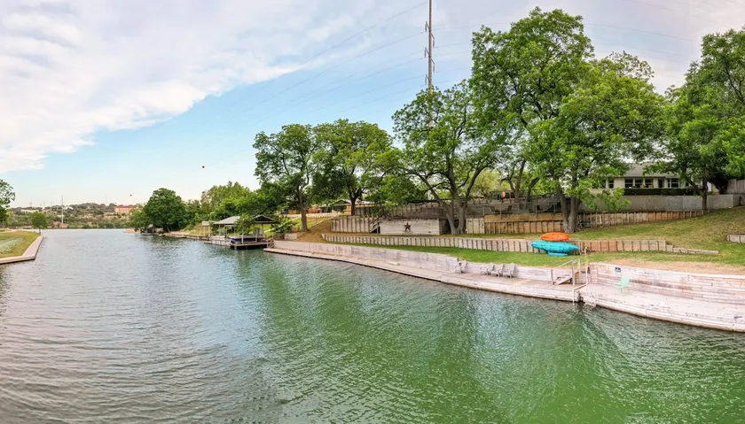 Lake Marble Falls Waterfront, House, Wet Slip, Huge Yard - Image 1