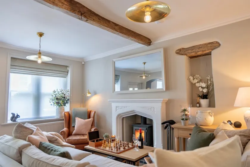 Danes Cottage - Luxury Peak District Retreat - Image 1