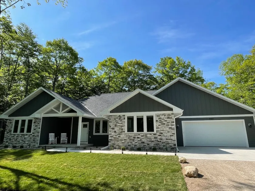 4 Master Suite Home Sleeps 12 w/Hot Tub in Door Co - Image 1