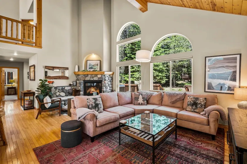 Pet-Friendly Chic Lodge | Hot Tub, King Suite, Office, Trails & Rec Access - Image 1