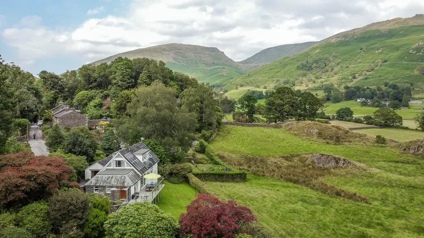 Le Tholonet - 3 bed, Grasmere, stunning views - Image 1