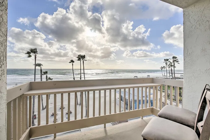 Charming Oceanside Condo w/ Beach & Pool Access! - Image 1