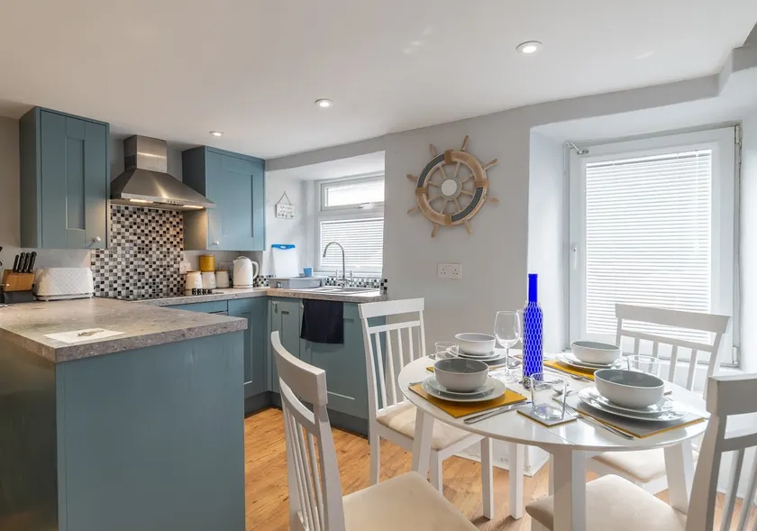 Inviting Traditional Fishermens cottage in the heart of the village, close to the harbour - Image 1