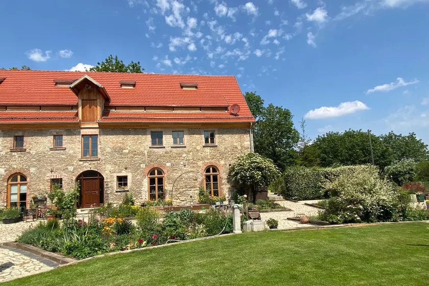 Historic granary with pool in the Selke Valley, Na - Image 1