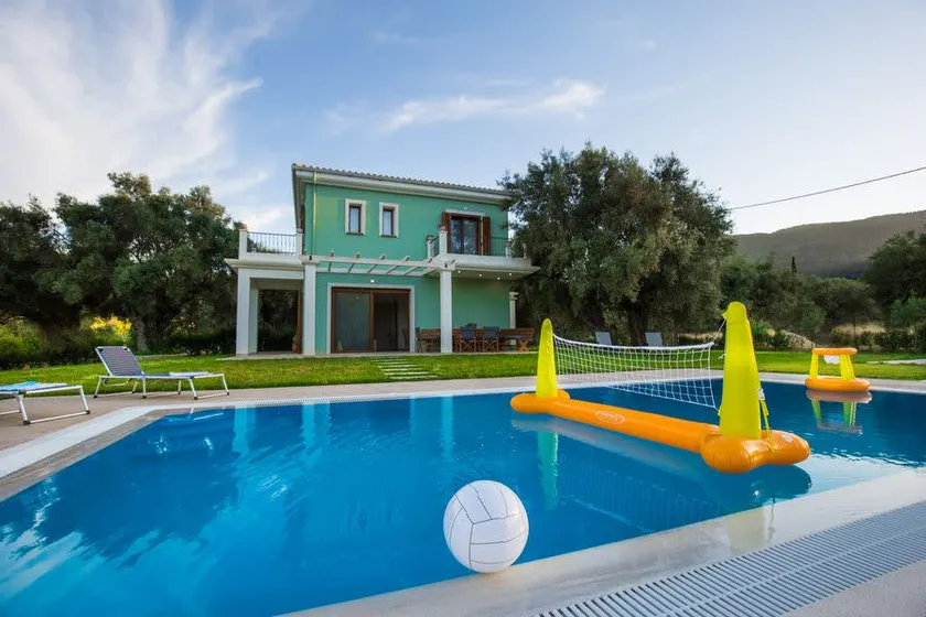 Secluded Villa Asprolià with salt water pool & large garden, close to town. - Image 1