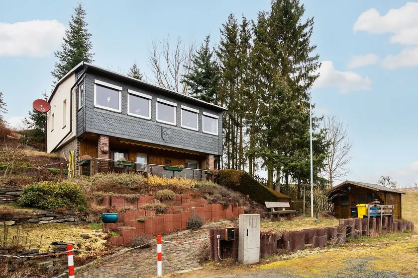 Plush Holiday Home in Güntersberge With Terrace - Image 1