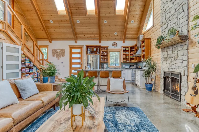 Boutique cabin. High end. Hot Tub. Path to Beach - Image 1