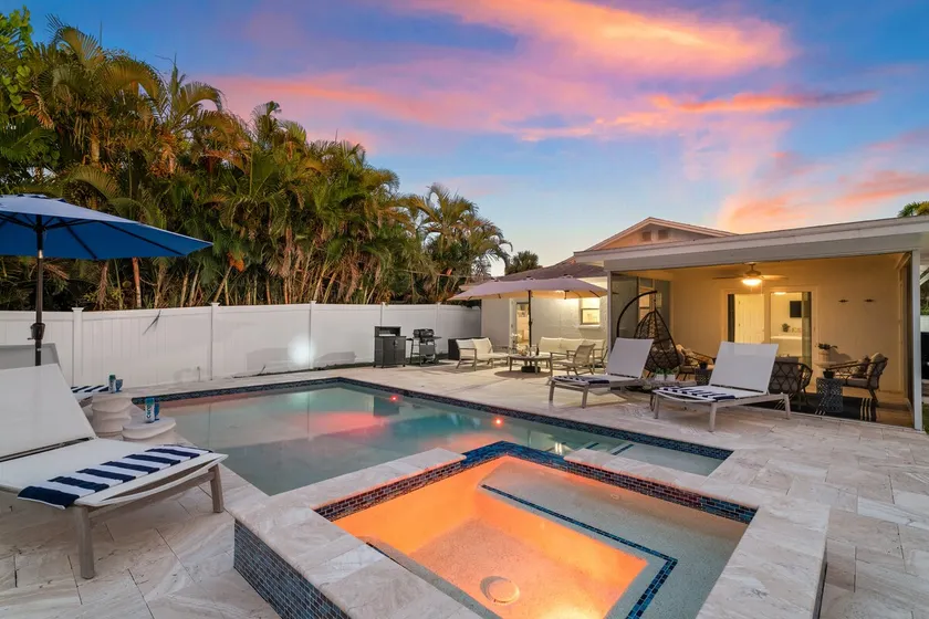 🌴 Endless Paradise | New Salt Pool & Spa • Vanderbilt Beach - Image 1