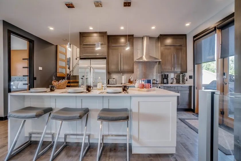 Forest – Bright & Stylish Home w/ King Bed+ AC - Image 1