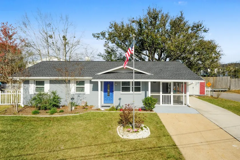 Blu-Mae Marie Beach House - Image 1