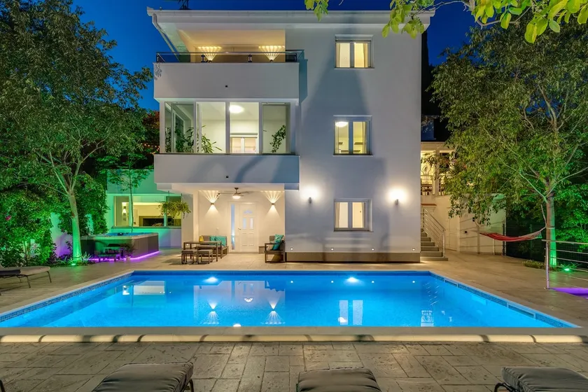 New! Villa Zara with 34 sqm heated Pool, Jacuzzi, Billiard, Table tennis, 8pax - Image 1