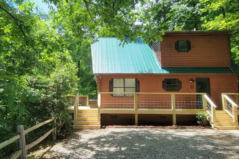 NC Cabin in Bryson City, Near NOC and Hiking! Smokey Mountains - Image 1