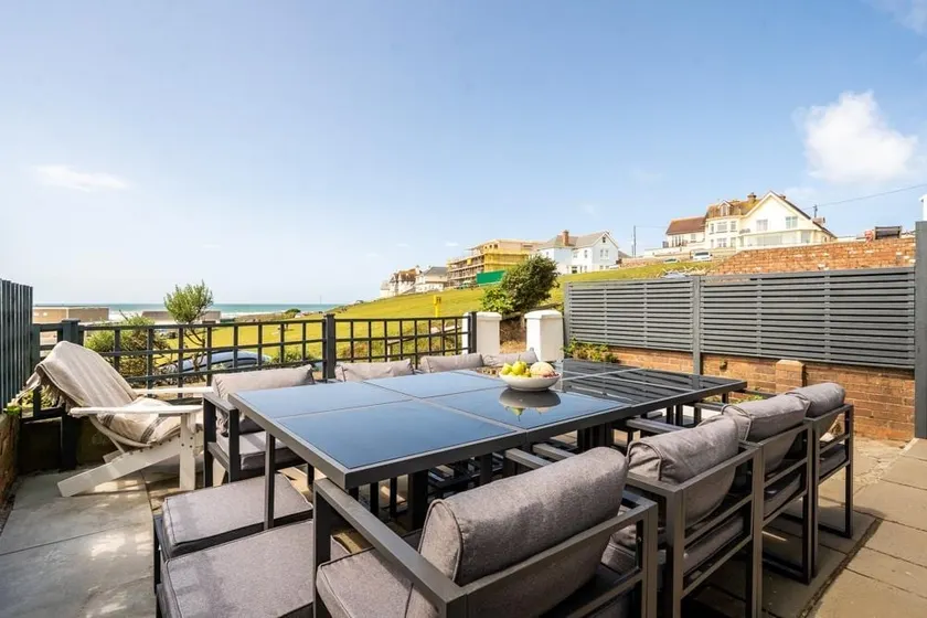 Crooklets House is a 6 bedroom house, 150 metres from the beach - Image 1