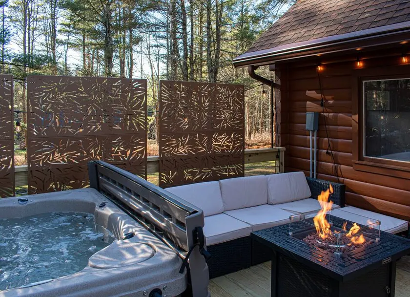 Little Red Cabin Near Windham & Hunter w/ Hot Tub - Image 1
