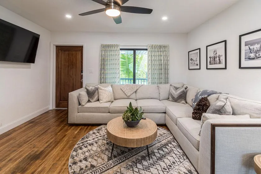 2BR stay w/ pool, backyard & BBQ grill - Image 1
