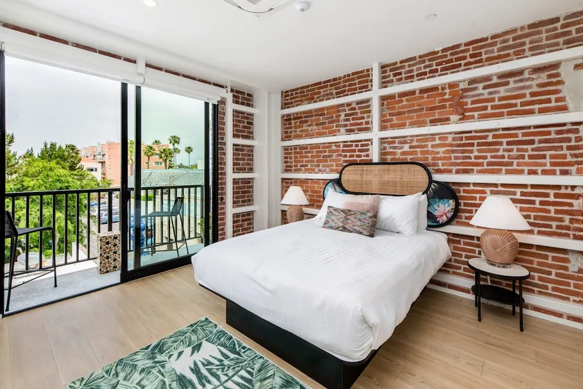 Balcony Room 305 | The Brick Boutique Hotel - Image 1