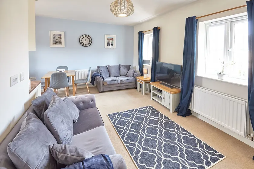 Host & Stay - Coach House Retreat - Image 1