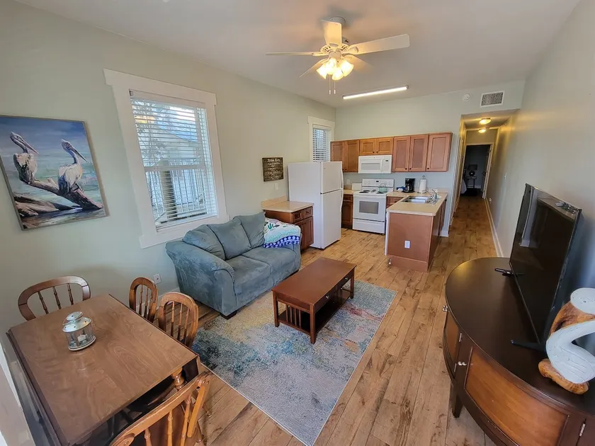 Pelican Point * 1st Floor * King Bed * 2 Bathrooms - Image 1
