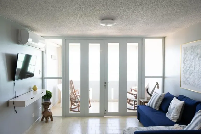 SEA BREEZE HOUSE - Image 1