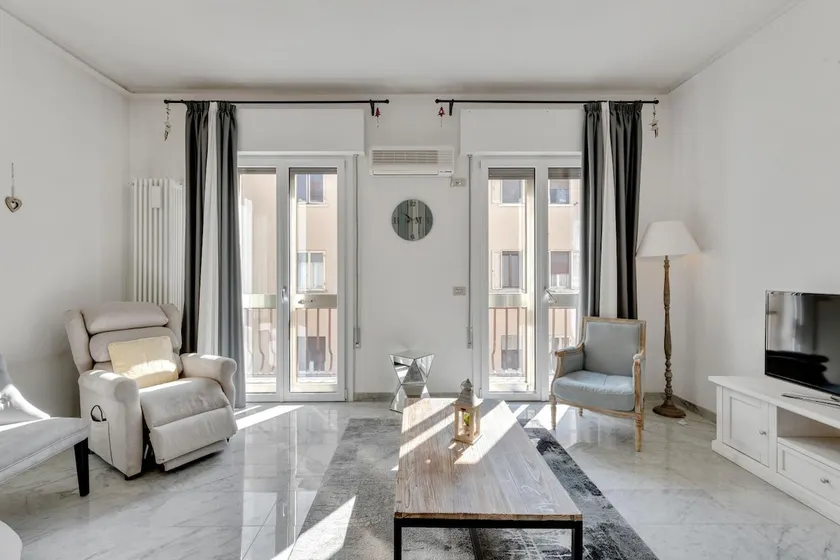 Elegant Blue Apartment in Vicenza - Image 1