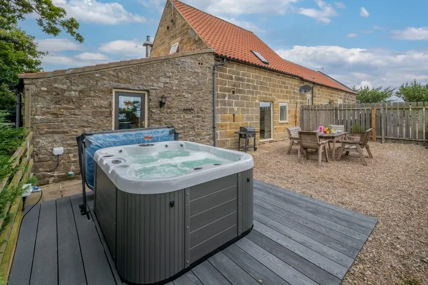 2 Bed in Fylingdales oc-wa313 - Image 1