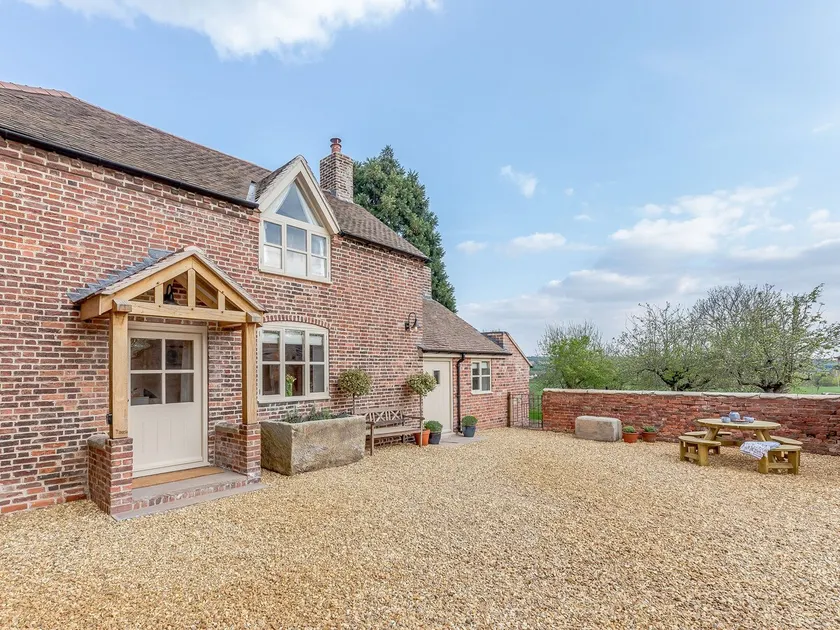 Little Whitley - Luxury Country Cottage - Image 1