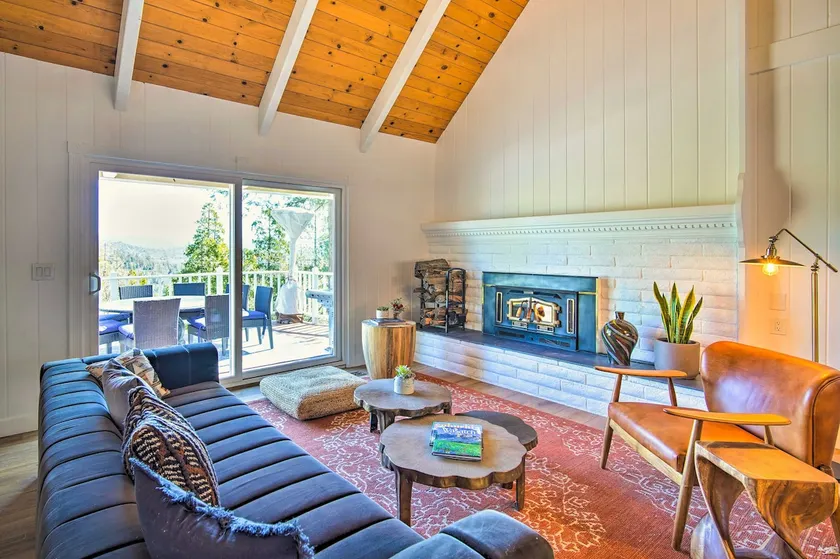 'Ridgeline Retreat' w/ Mountain Lake Views! - Image 1