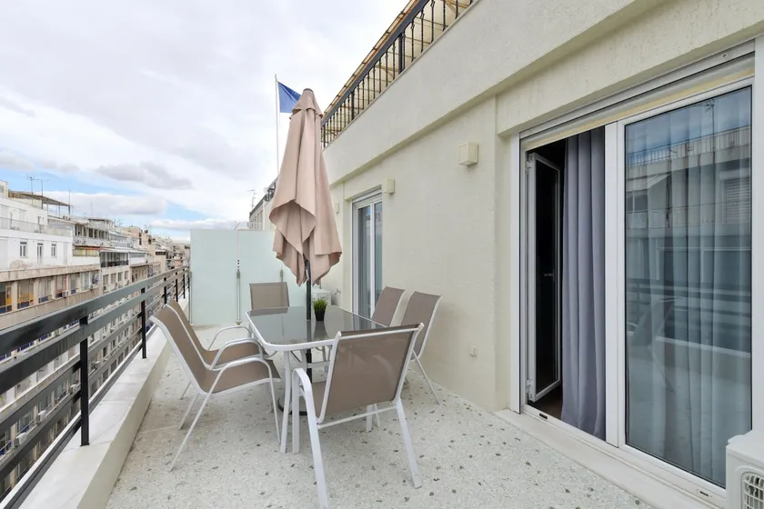 Porto Pireo Luxury Suite 2 - Free WiFi - Image 1