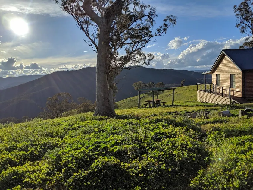 3 Bedroom, 1 Bathroom Mountain Log Cabin Cottage - Image 1