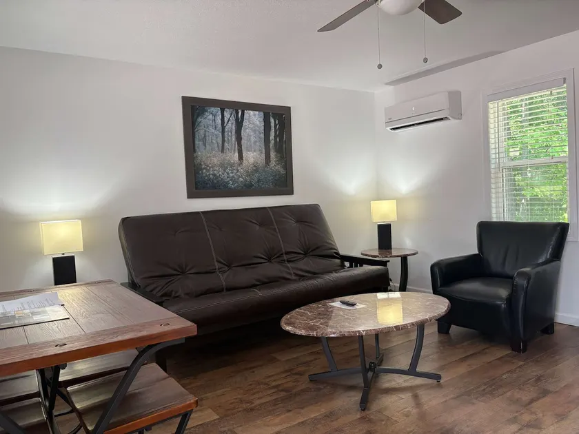 Room 12 (Suite) at Inland Lakes Motel - Image 1