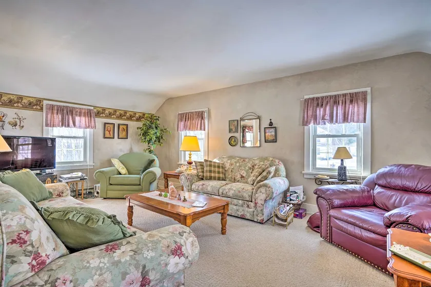 400 Ft to Chautauqua Lake, Mayville Cottage - Image 1