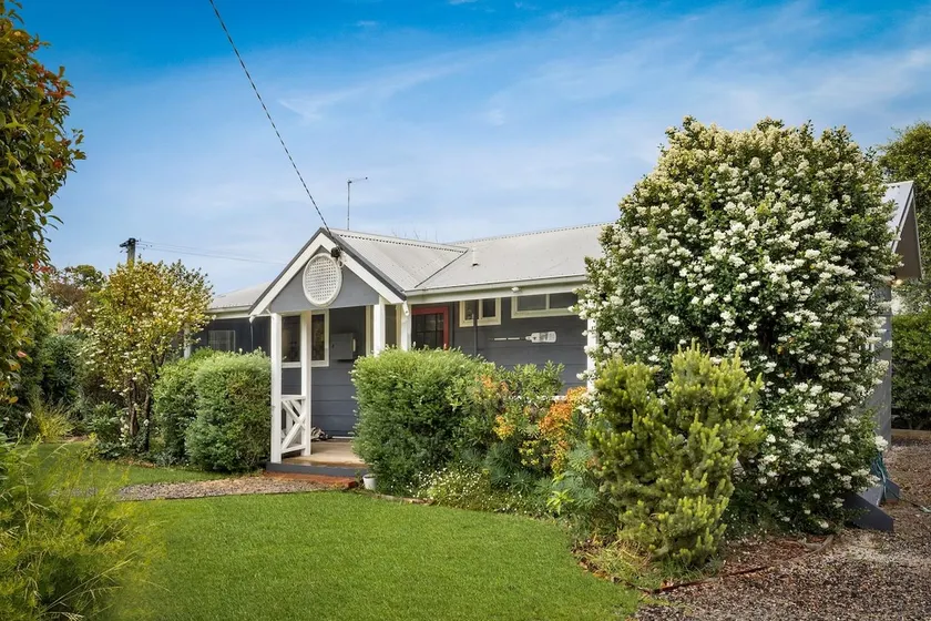 Bayview Cottage - Image 1