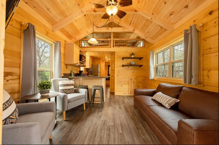 Jake Cabin luxury hot tub, firepit close downtown - Image 1