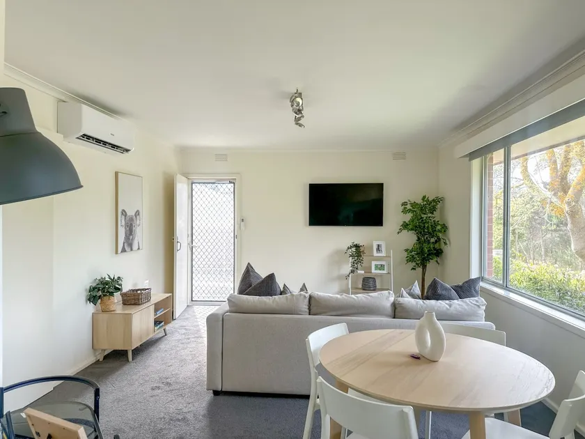 Cozy & Spacious Family Unit Mt Martha - Image 1