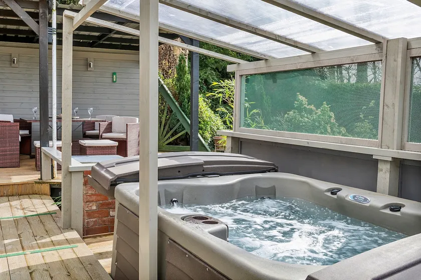 Finest Retreats - Garden Lodge - Image 1