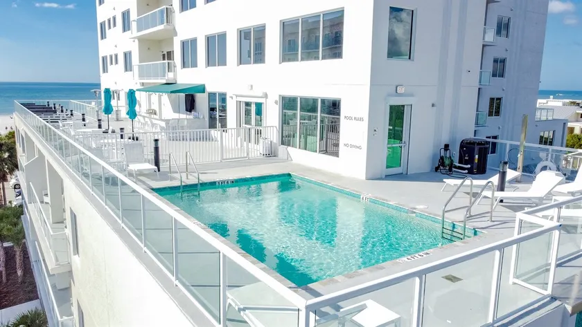 2/2 Penthouse, Clearwater Beach, 801 Avalon! - Image 1