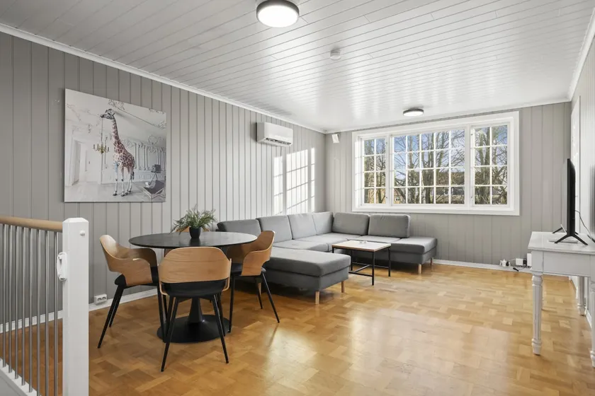Central accommodation with 6 beds - Image 1