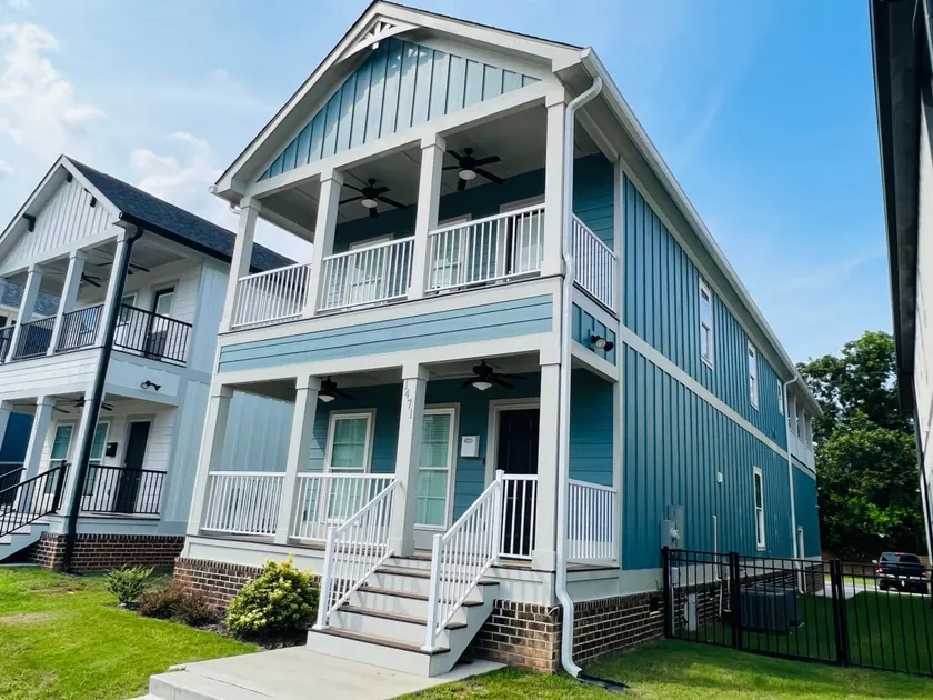 Luxury 4B/4.5b Home, EV Charger, deck by MCG #3. - Image 1