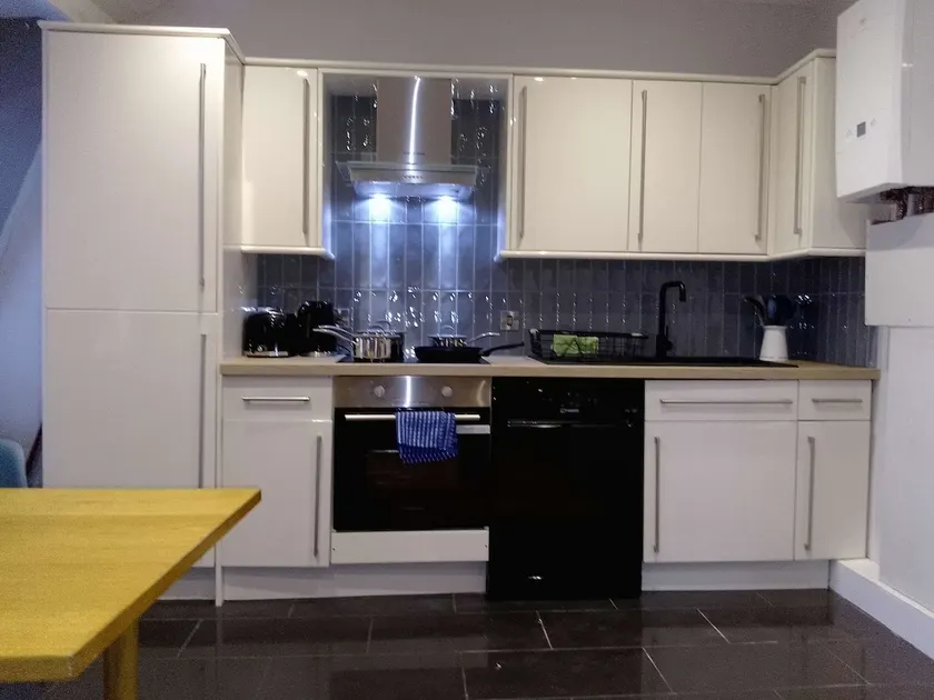 17 South Street Top Flat - Image 1