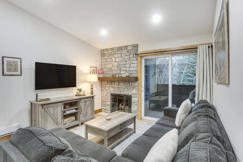 Cozy Avon Condo w/ Grill: Walk to Ski Shuttle - Image 1