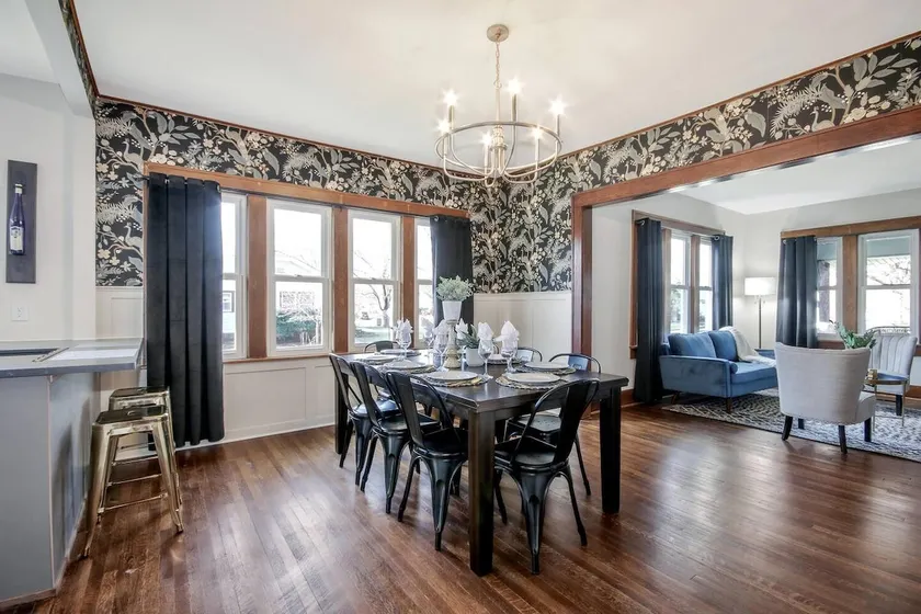 Historic Home- vintage charm & modern comforts - Image 1