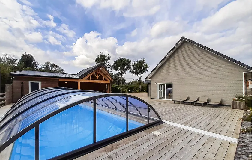 Luxurious Home In Herly - Image 1